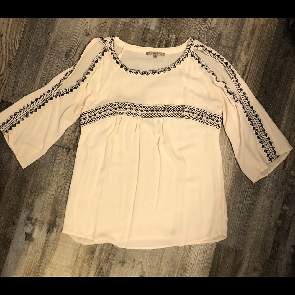 Miss Me embroidered top